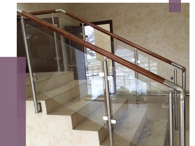 Комбинированные перила из металла и дерева в Бугульме